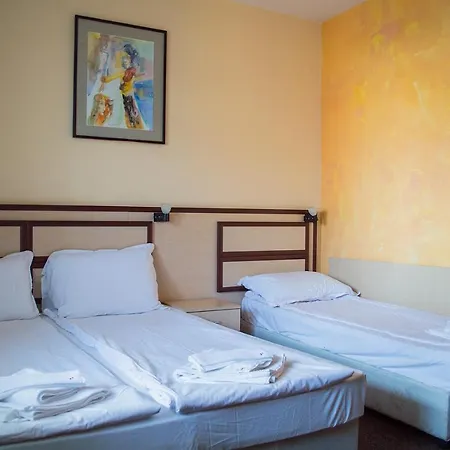 Hotel Rodina-2